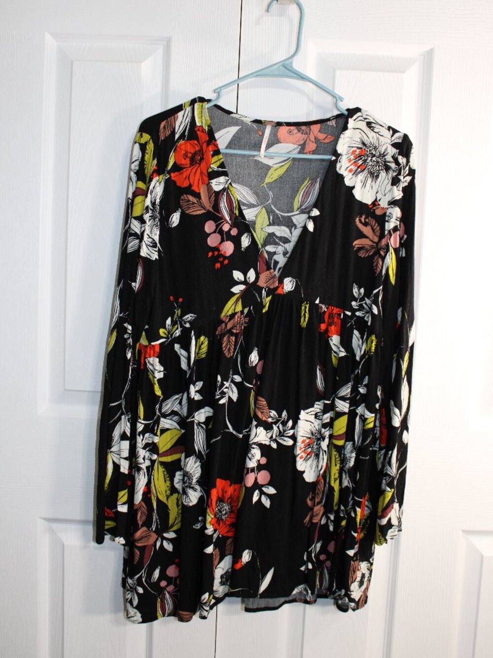 Free People Women's Bella Floral V-Neck Long Bell Sleeve Tunic/Dress Shirt